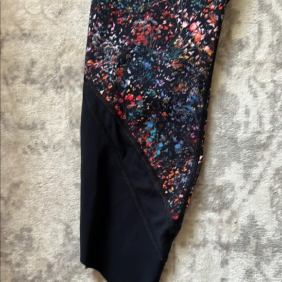 Lululemon Wunder Under Crop II (Special Edition) *Scallop 24" size 8 - Picture 6 of 11